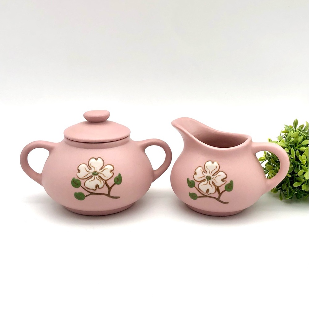 Pigeon Forge Pottery Creamer Sugar Bowl Set Pink With Embossed White Dogwood Vtg - Picture 8 of 8